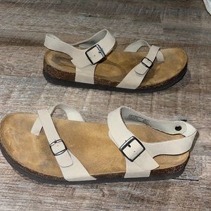 American eagle sandals